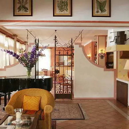 Apartment La Santa Giulia
